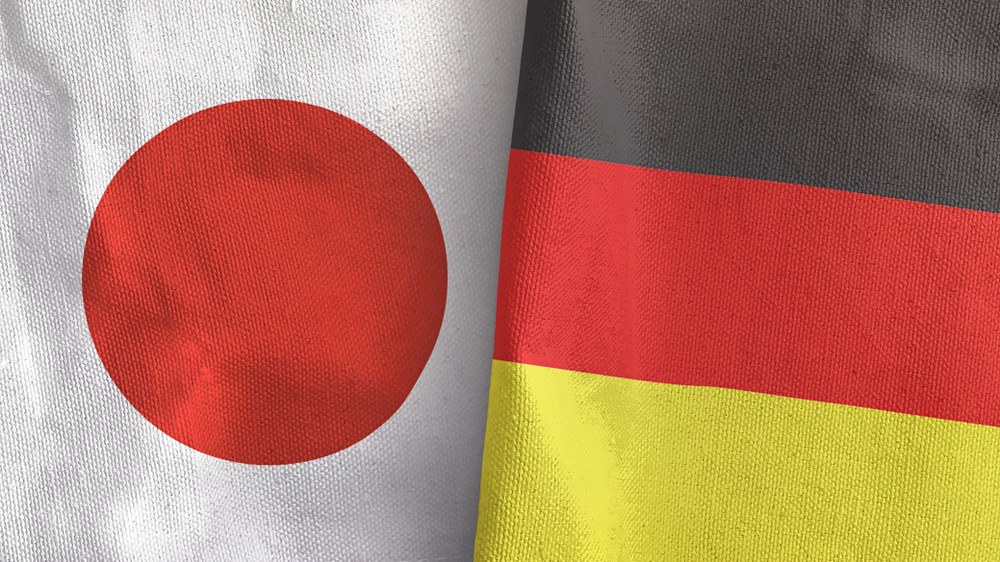 Japanische und Deutsche Flagge