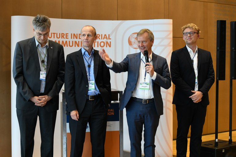 Dr. Lutz Rauchhaupt (ifak), Prof. Dr. Armin Dekorsy (Universität Bremen), Prof. Dr. Gerhard Fettweis und Dr. Norman Franchi (beide TU Dresden).