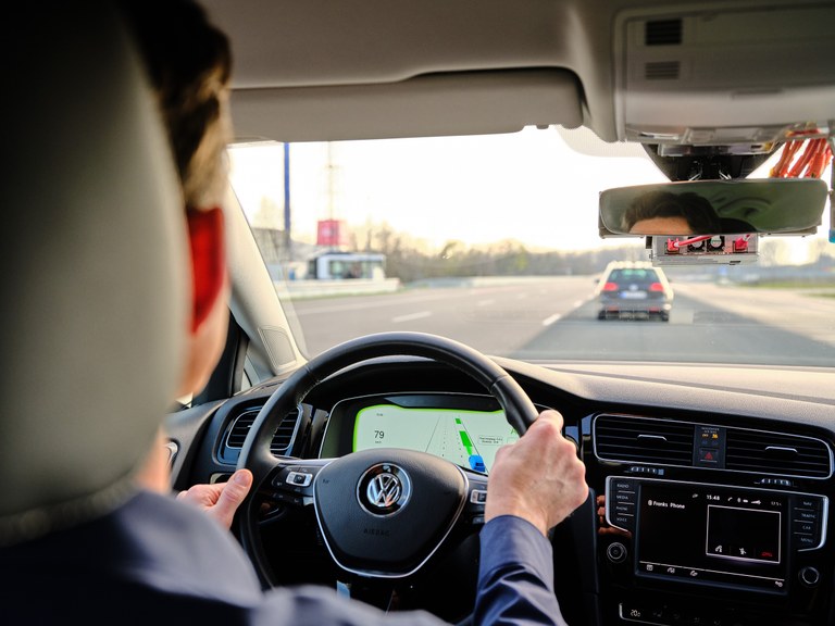 Autofahrer am Steuer